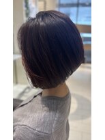 クラメール 黒崎コムシティ店(Kraemer) ひし形シルエットで、後ろ姿まで美しく。マイナス5歳見え。