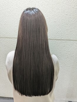 アルティプレジール(ALTI PLASIR)の写真/柔らかい手触りが叶う！大人女性の悩みに寄り添うダメージレス縮毛矯正◎