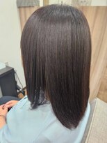 ヒビ(hibi)&nbsp;水素トリートメントで叶えるツヤ髪ミディ