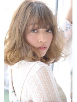 ガーランドウメダ(Garland umeda) 鎖骨上ローレイヤーボブ×シアーベージュ