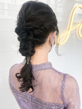 ソル(sol.) 【Saori】結婚式お呼ばれヘア♪ナチュラル編みおろし