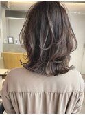 ホワイトグレージュ メルティカラー イメチェン くびれ
