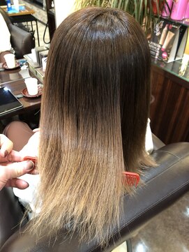 キャラ 池袋本店(CHARA) ブリーチ縮毛矯正ミディアム【ブリーチ矯正】