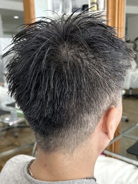 ヘッズ 本八幡店(HEADS) MEN'S HAIR  センターパート　ツイストスパイラル　コンマヘア
