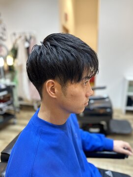 エイトハンズ(EIGHT HANDS) ツーブロックスタイル