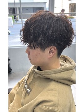 エレナ(elena) ツイストスパイラルパーマアッシュベージュショートマッシュ