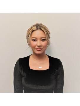 横濱ハイカラ美容院(haikara美容院) 結婚式お呼ばれへアセット　シニヨン