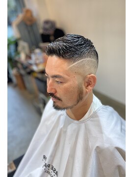 イナセパーラー(INASE PARLOR) クルーカットスキンフェード