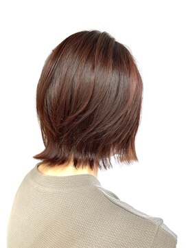 クオリス 上板橋店(QUALIS) 20代30代40代外ハネアッシュグレージュ肩ライン耳掛け