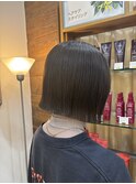 切りっぱなしボブ×グレージュ