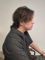 ニアウ 伊勢崎連取店(Niau)&nbsp;センターパートウルフ波巻きシャドウパーマ