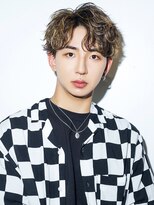 オーシャントーキョー 大阪(OCEAN TOKYO)&nbsp;ハイライトミルクティーベージュツーブロックメンズマッシュ