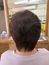 ヘアーズ サエミ ショートレイヤー+イチ・ゴカラー(白髪染め)