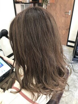 スナグル(snuggle) 前上がりロングスタイル