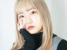 枝毛、切れ毛を軽減するファイバープレックスブリーチで切れにくい髪へ導き、憧れのハイトーンを！！