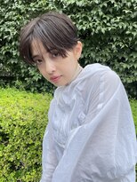 バズ(BUZZ)&nbsp;ハンサムショートでナチュラルに可愛い【BUZZトワダ】