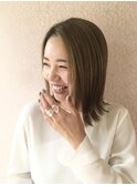 大人女子のぱっつんロブ