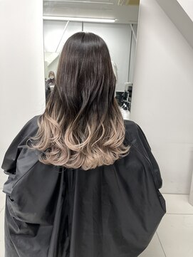 アライブ キチジョウジ(ALIVE Kichijoji) ホワイトベージュグラデーションカラー