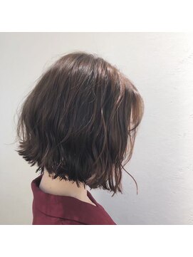 コンフェティ ひまわり高橋店(Confetti) 30代40代50代60代　ぱっつん外ハネボブ