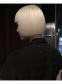抜きっぱなしブロンド ケアブリーチ × ミニボブ 前髪ありボブ