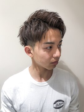 ロンドグロワール 大宮(Lond Gloire) 刈り上げアップバングショート　ツーブロ