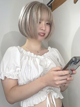 ブレイズヘアー(BLAZEhair) 【ハイトーンボブ】ホワイトミルクティグレージュ×ブリーチ３回