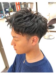 メンズヘアアップバングショートレイヤーツーブロック爽やかヘア