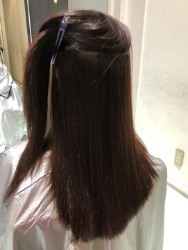 大嶋直樹の美容室 表参道 高難易度縮毛矯正表参道マリアンヌ＝乾かしただけです。本当です