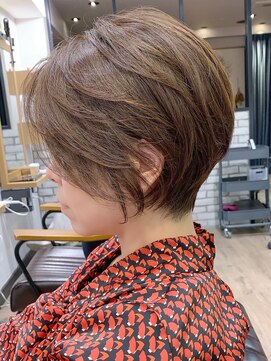 アヴァロン(AVALON) 30.40代にオススメ× 前髪長め×絶壁解消くびれショート◎