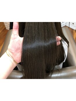 ダメージレスを徹底化！≪カラー・縮毛矯正・パーマ≫全てにおいて、うる艶で透明感のある仕上がりに。