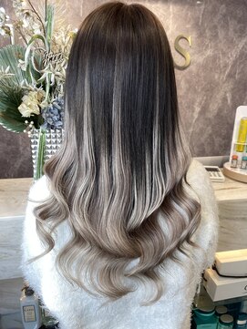 ラピス テラス 渋谷(Lapis terrace) エクステで作るグラデーション