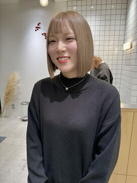 ホロ(hollo) ハイトーンボブ_切りっぱなし_タッセルボブ