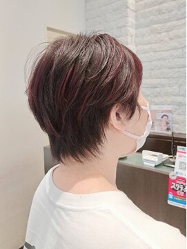 ミック ヘアアンドメイクアップ 高田店(miq Hair&Make up) ハイライトカラー/ダークレッド/ショートボブ/大人ショート