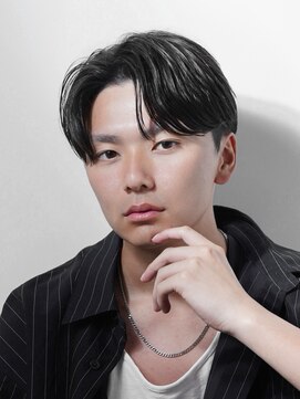 アルファ 新宿(alpha) フェザーパーマ/ブルーブラック/刈り上げセンターパート[新宿]