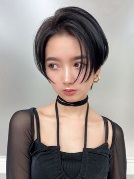 アフロート ディル(AFLOAT D'L) ハンサムショート クールショート センターパート 暗髪