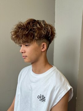 リッチブランドアンドコー(Rich Brand&Co) スペインカール ハイライトカラー メンズカット メンズパーマ