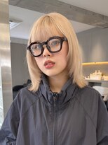 ハイトーン切りっぱなしショートボブミルクティーピンクベージュ