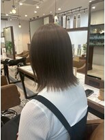 ニュースエン(newseN:) 切りっぱなしボブ/ミルクグレージュ/ブリーチ/ダブルカラー/万代