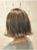 アッシュグレージュ　外ハネスタイル