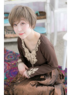 ミック ヘアアンドメイク アップ 駒込店(miq Hair&Make up) 3Dカラーでグラマラス！ホワイティアッシュくせ毛ショートb1