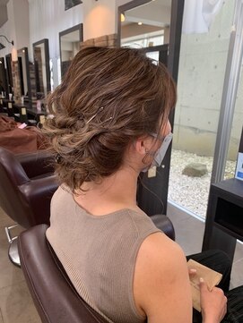 ラシンバン(LashinVan) ゆるめシニヨン