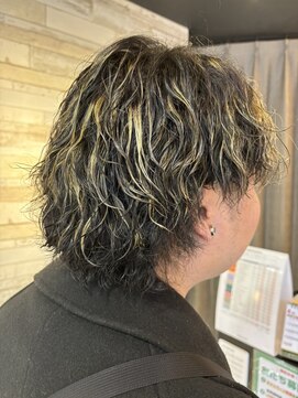 アイディー バイ ケンジ(id. by KENJE) メッシュツイスパマッシュパーマスパイラルパーマ