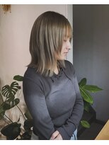 レクタ(recta)&nbsp;ベージュカラー レイヤーカット くびれミディアム