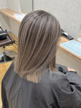 ラリス(Ralis) 【グレージュ】艶感ボブ【【下曽根駅】】