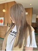 ベージュ