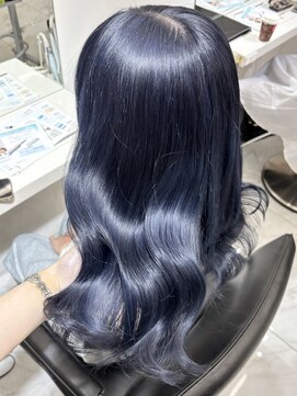 ランテルディ 渋谷(LANTERDIT) 【LANTERDIT】ネイビーブルー/ケアブリーチ/ロング/Risa