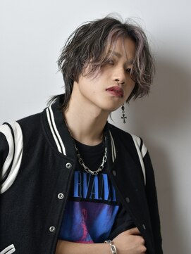 センター分けウルフスタイル