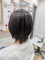 アカラ(AKALA)&nbsp;一度はやってみたいウルフボブ☆