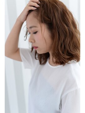 フレイムス ヘアアンドリラックス 吉川店(Frames hair&relax) センターパート くせ毛風 ふわミディ