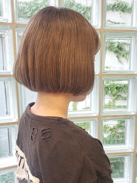 アロー(arrow) ミニボブ×クリーミーベージュ【moemi】